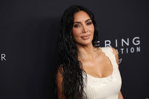 Kim Kardashian revela entre lágrimas que padece grave enfermedad