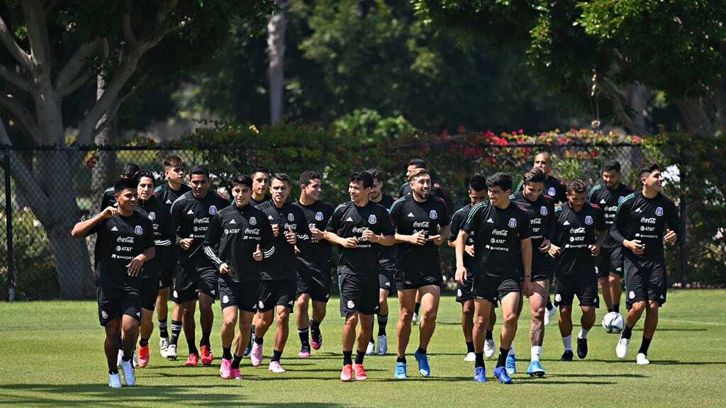 Lozano y Funes Mori encabezan lista del Tricolor para la Copa Oro