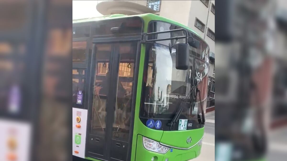 Anuncia el gobernador que se reiniciarán algunos servicios del transporte público.