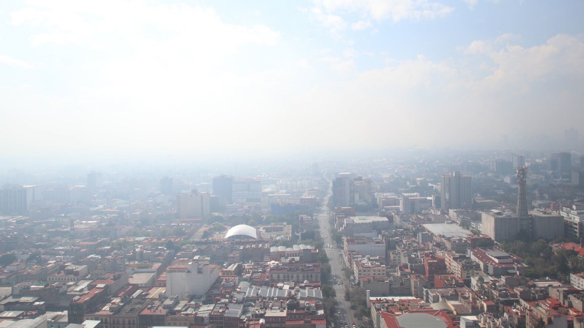 Las autoridades capitalinas han anunciado que la calidad del aire es "extremadamente mala" durante las primeras horas de 2023