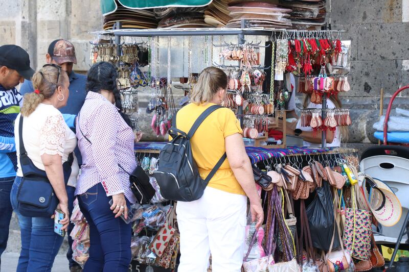Además de la venta de empanadas, se autorizó la instalación de vendedores de artículos religiosos.