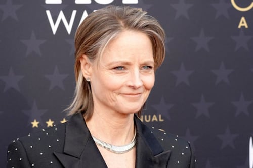 Jodie Foster agradeció a la directora mexicana Issa López tras ganar un Globo de Oro