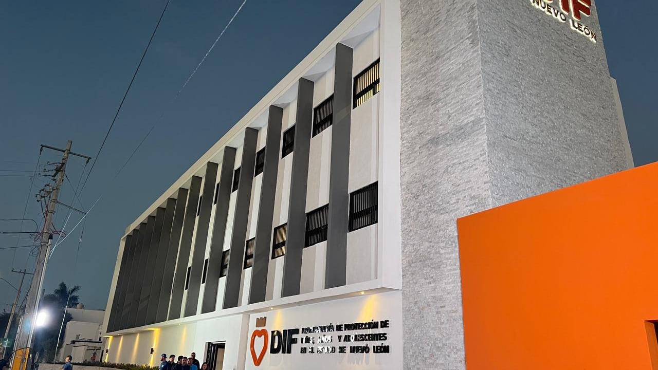 Garantizar el derecho de los menores a vivir en familia y con dignidad, expresó, es una de las responsabilidades más importantes del Gobierno del Estado.