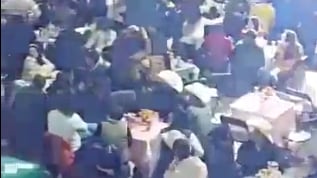 Godos sacó un arma y disparó contra las gradas del Teatro del Pueblo.