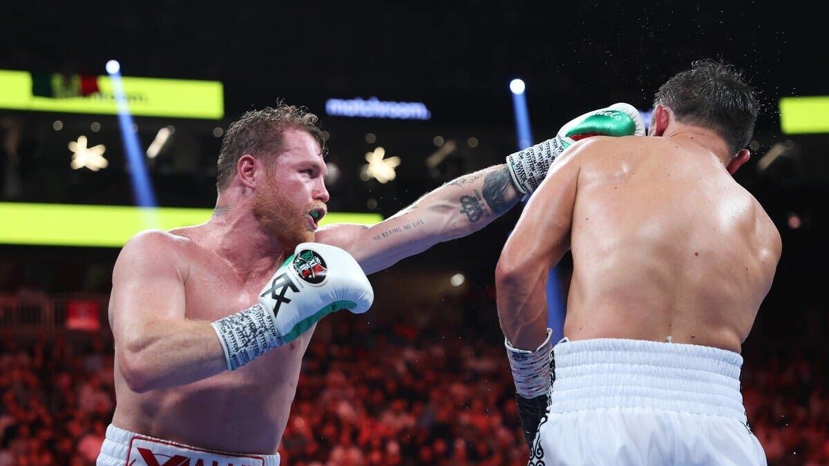 El mexicano venció al kazajo en Las Vegas