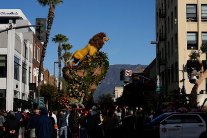 Pasadena le da la bienvenida al año nuevo con su tradicional Desfile de las Rosas.