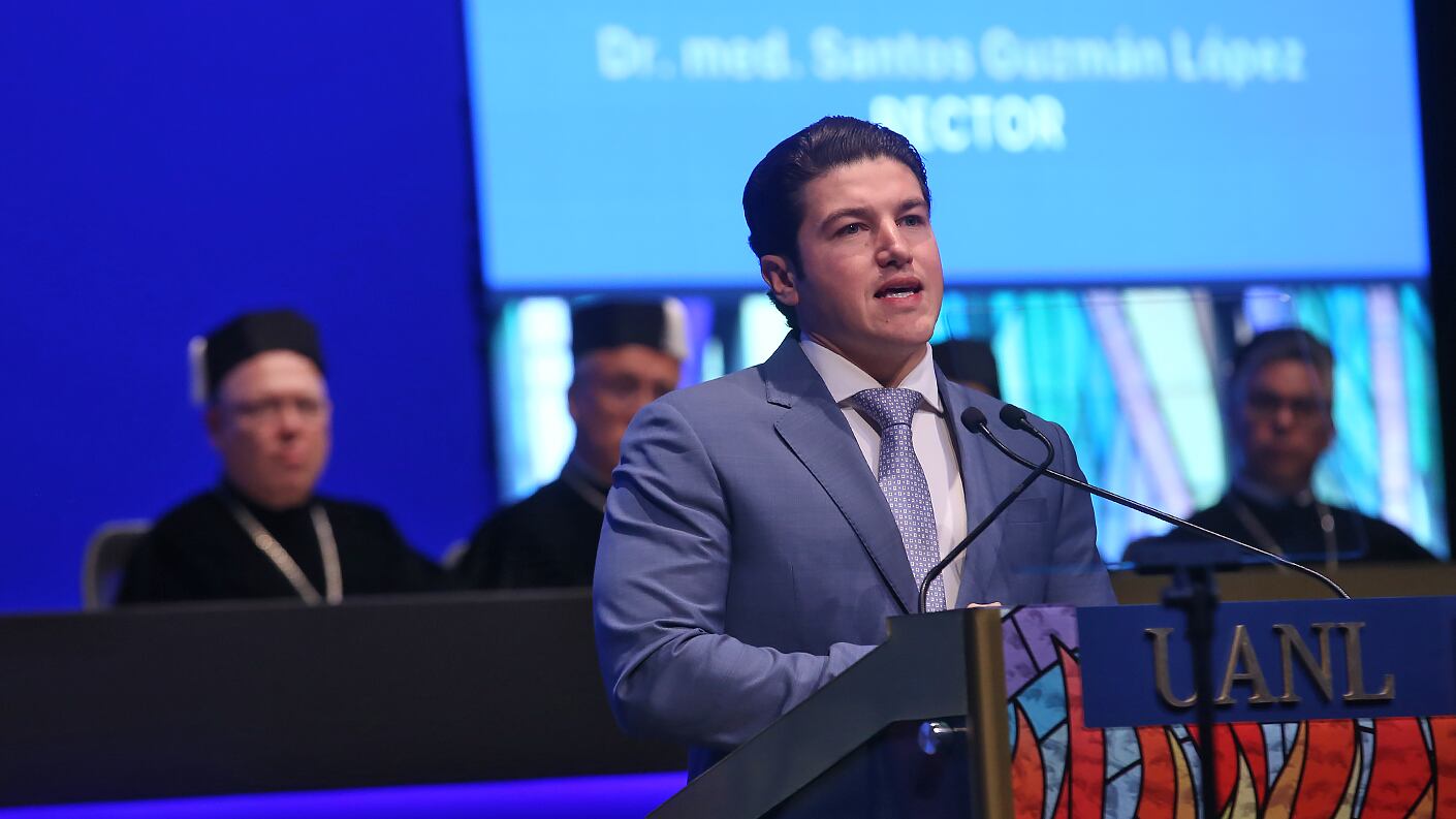 El gobernador acudió al informe del rector de la UANL, Santos Guzmán López.