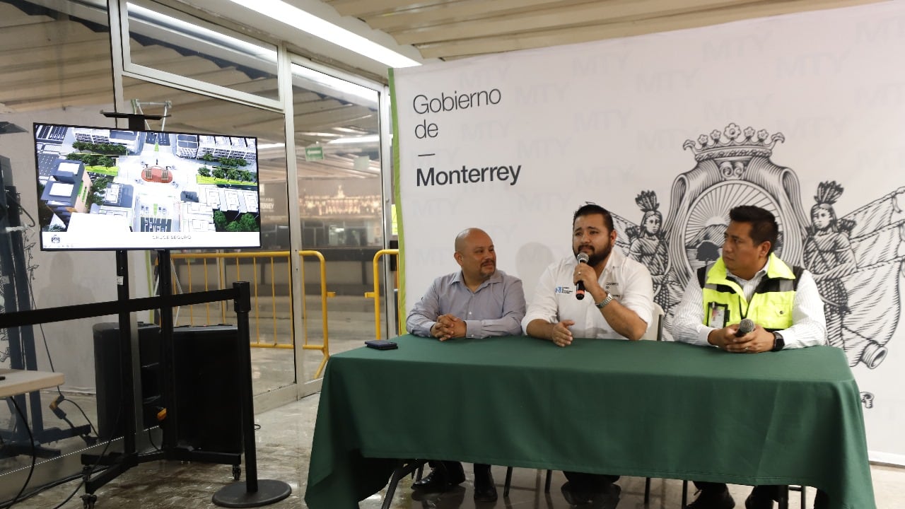 Jesús Sánchez Romero, Jesús Alberto Ávila y Emmanuel Acevedo Ojeda dieron a conocer las adecuaciones viajes en el área del Arco.