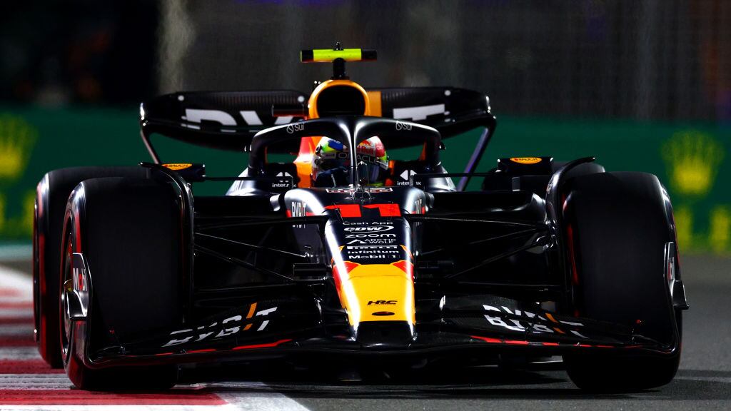 Checo Pérez buscará el campeonato de pilotos en 2024.