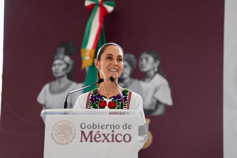 Las mexicanas y mexicanos en EE.UU. son hombres y mujeres de bien, no con criminales: Sheinbaum