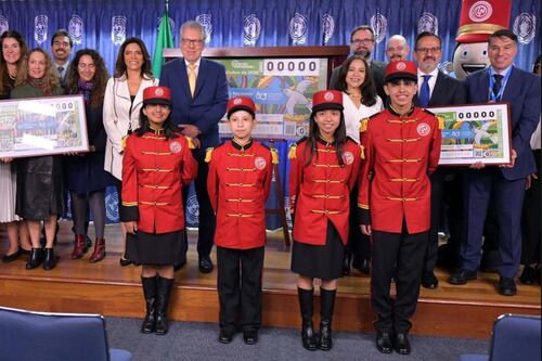 Develación del billete de Lotería Nacional conmemorativo por el 80 Aniversario de la ONU