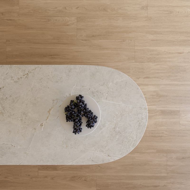 Cosentino reinterpreta la esencia de la madera bajo la tecnología y las altas prestaciones propias de Dekton para su aplicación en encimeras, revestimientos, y especialmente en suelos