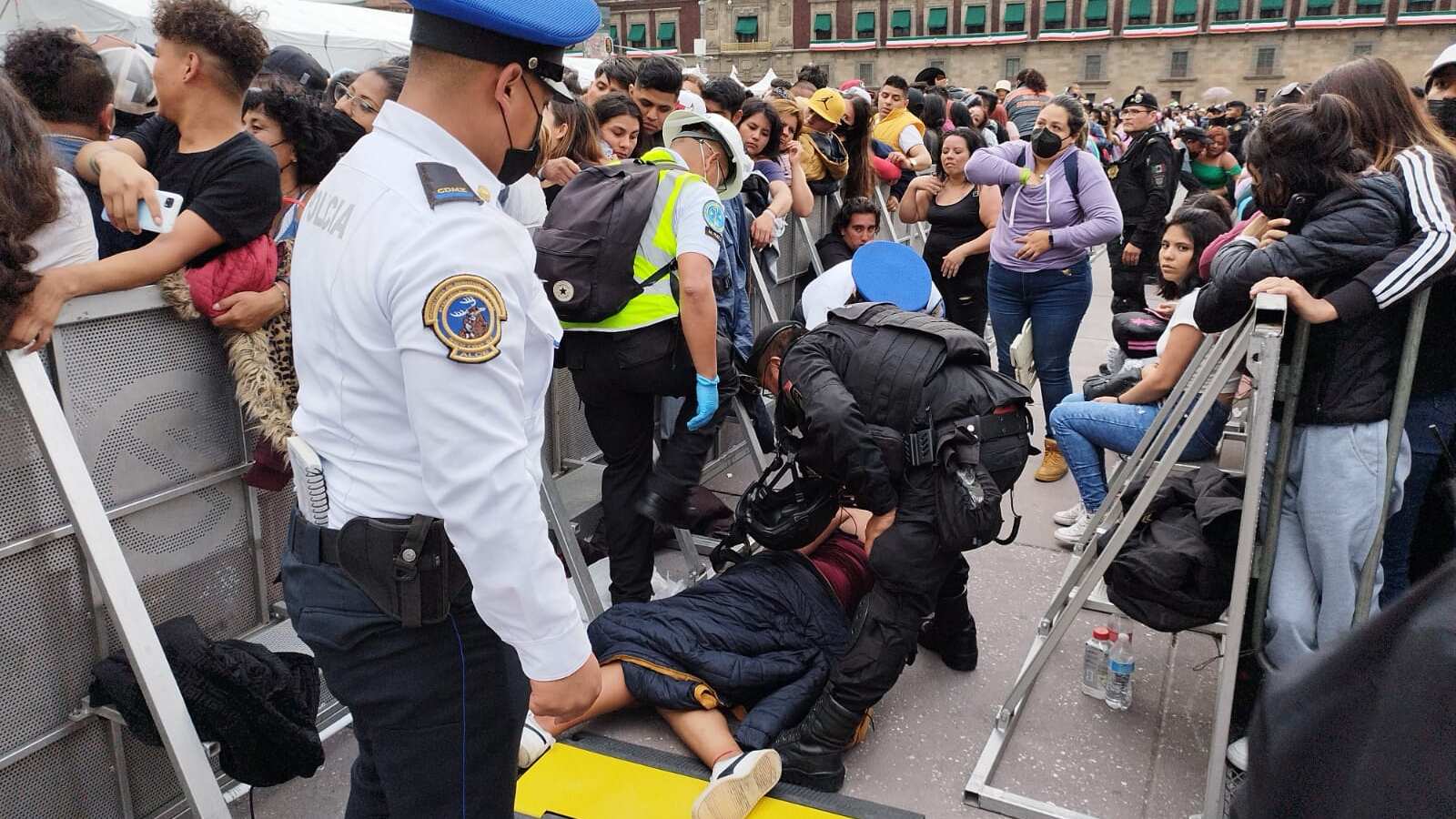 Grupo Firm en el Zócalo de la CDMX: asistentes se desmayan