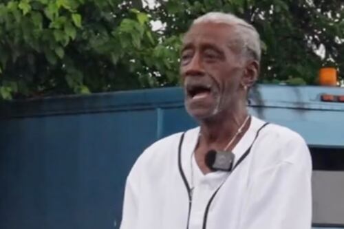 Secuestran a abuelito tras recibir enorme donativo de 100 mil dólares de influencer