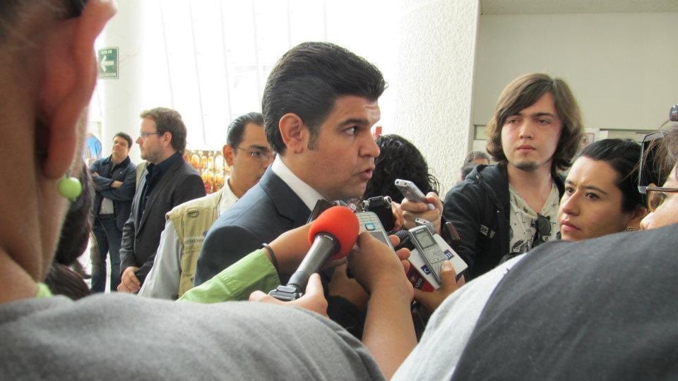 Los recorridos de las "corcholatas" son una burla a la ley electoral, dijo Claudio Sinecio.