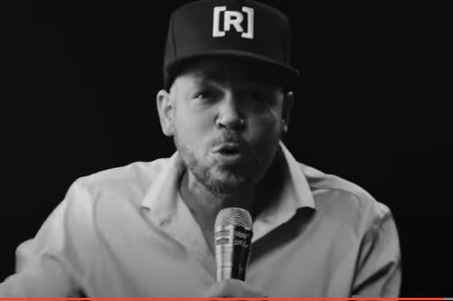 Residente deja a un lado la “tiradera” y anuncia su nueva producción ‘romántica’