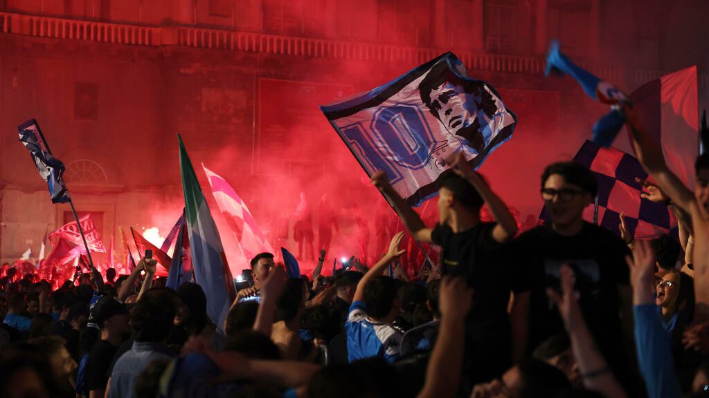 Miles de fans salieron a las calles a celebrar el título