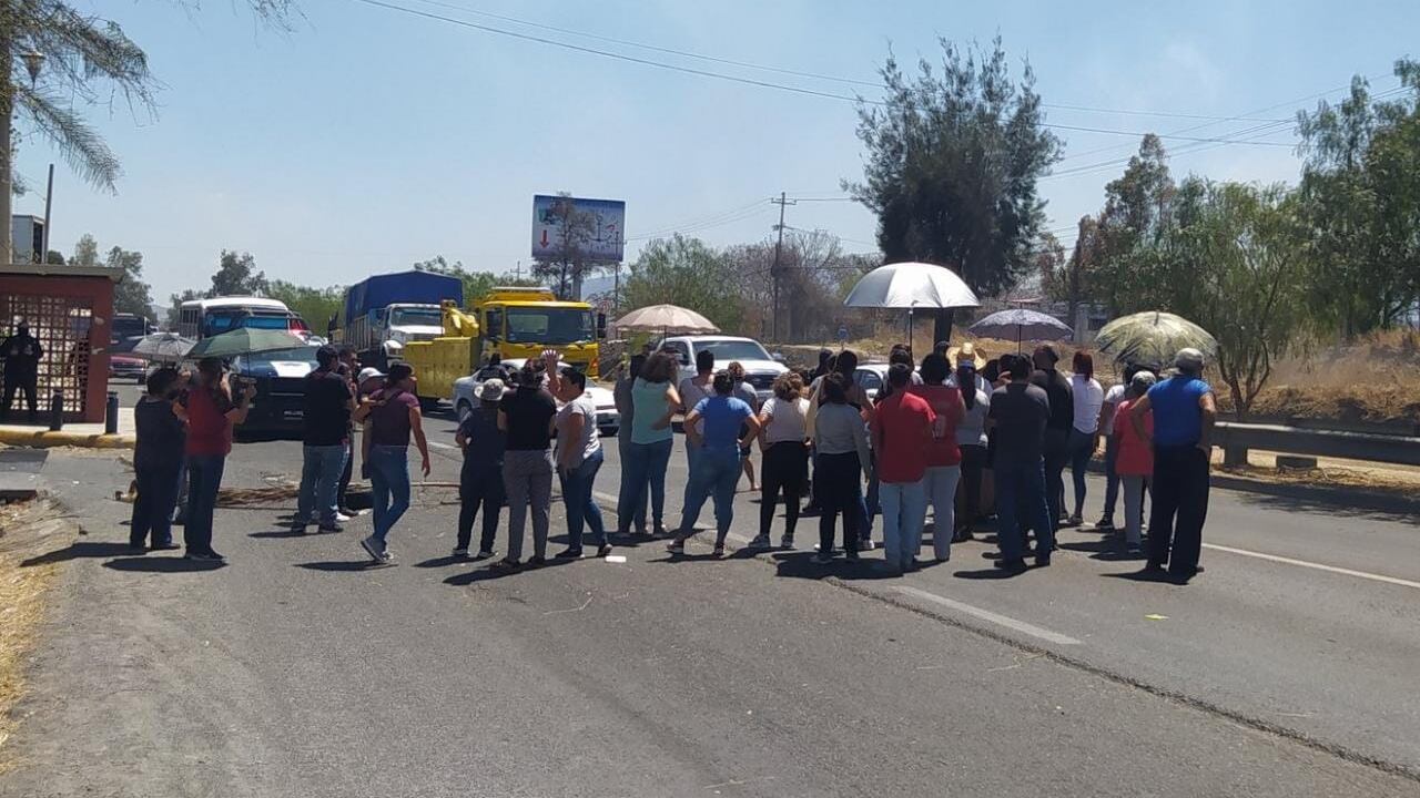 La protesta derivo en algunos conatos de pleito entre los quejosos y los automovilistas.
