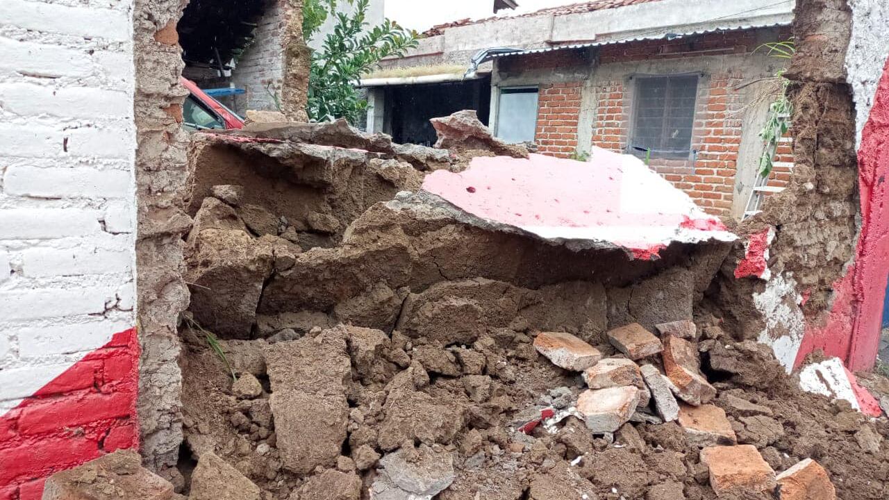 Entre las iglesias con daños está la catedral de Autlán, Ciudad Guzmán y Casimiro Castillo.