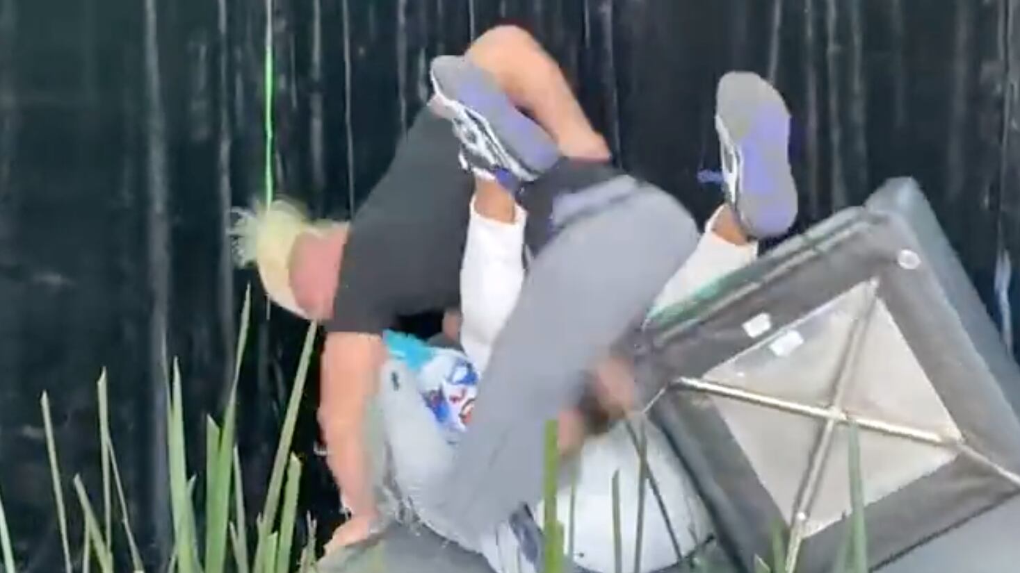 Sam Adonis terminó a los golpes con el técnico I REDES