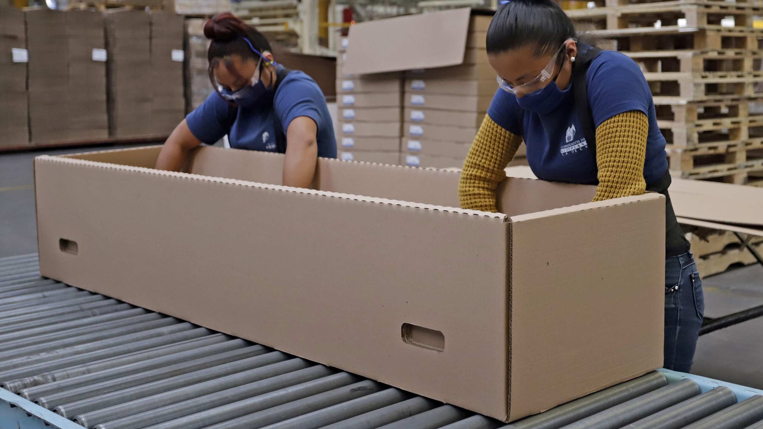 Desabasto de insumos por pandemia eleva precios hasta 30%: Canacintra