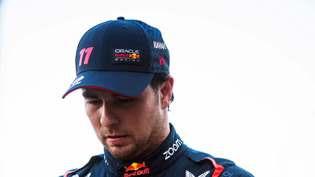 Checo Pérez se llevó la primera carrera sprint del año.