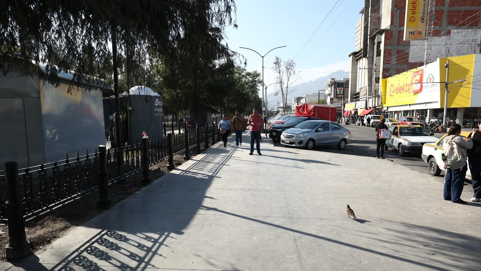 Este corredor estaba lleno de negocios y era peligroso.