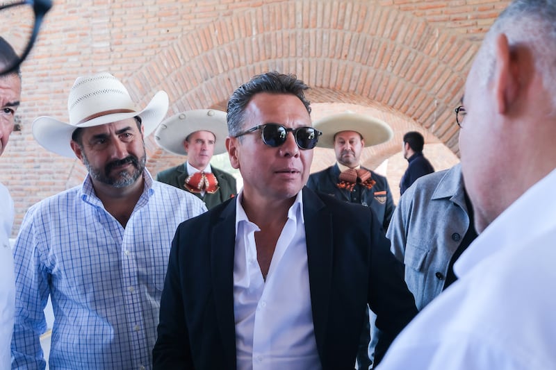 Pablo Lemus durante su gira de trabajo por la Región de Los Altos Norte del estado. CORTESÍA
