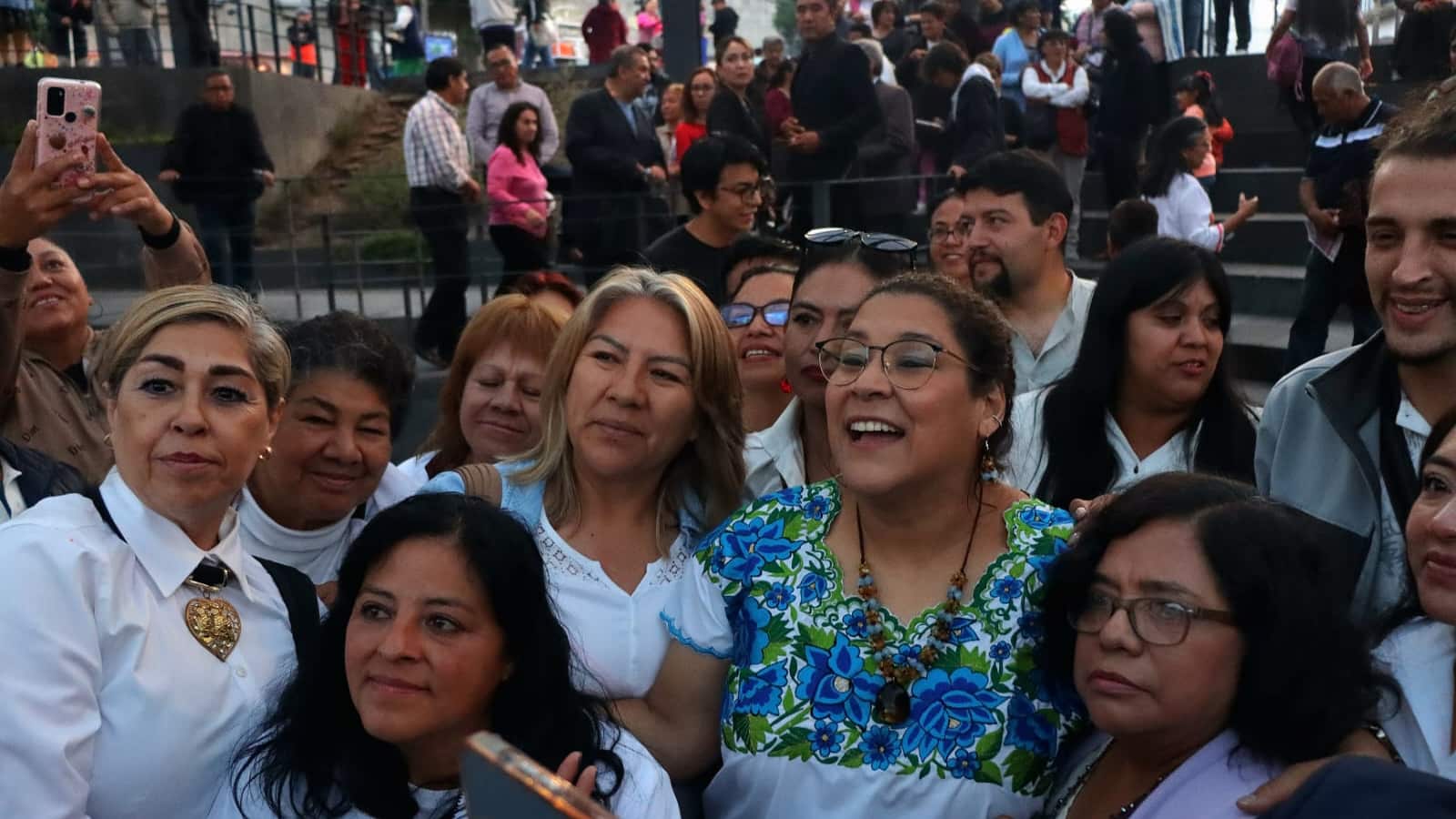 Lenia Batres aclaró el cuestionamiento acerca de los acordeones.