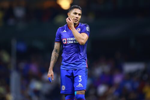 Así fue como Carlos Salcedo mostró su tristeza por la derrota de Cruz Azul ante Xolos