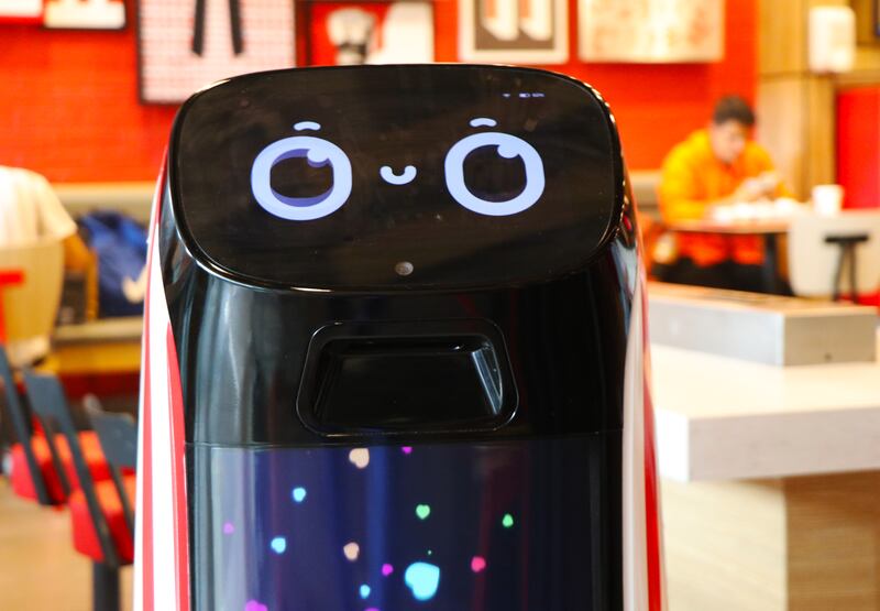 Kenty, el robot coreano, llega a México
