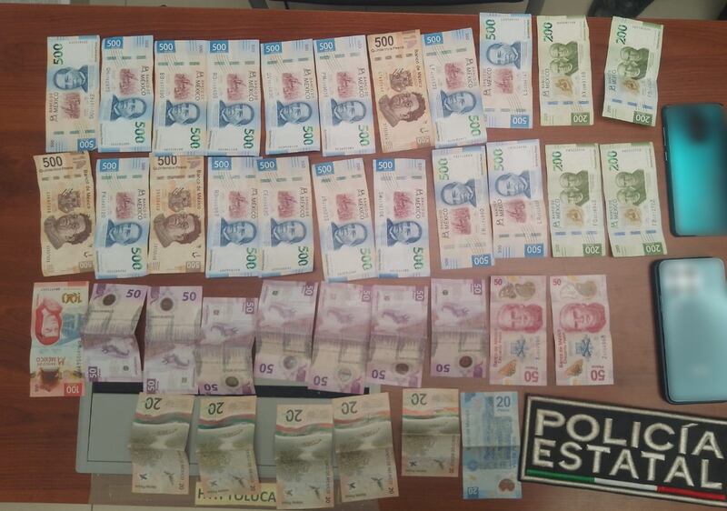 Caen extorsionadores que obligaban a comerciantes a vender 15 pollos diarios