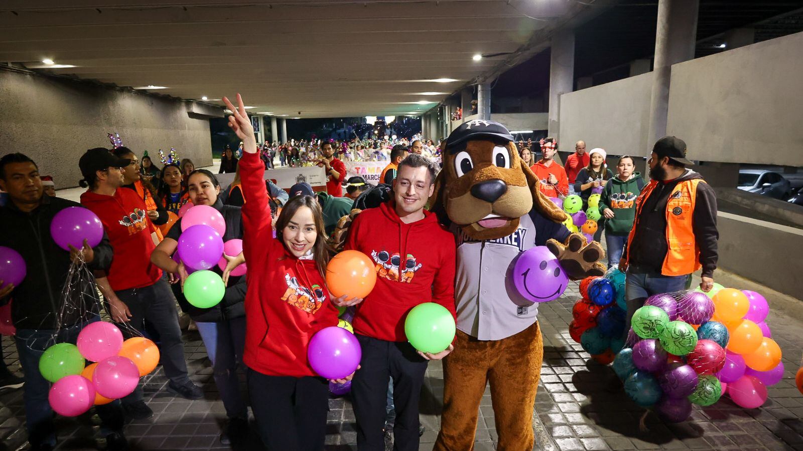 Marilú García de Colosio y Luis Donaldo Colosio Riojas encabezaron el recorrido.