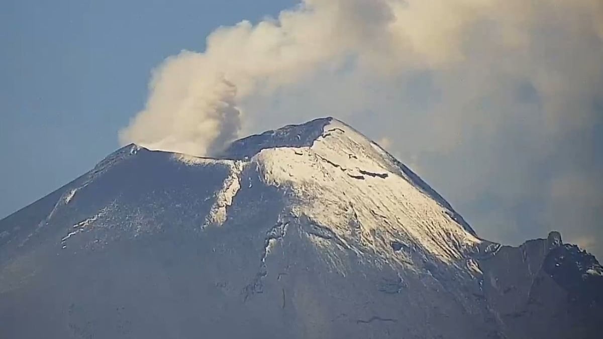 Caída de ceniza del volcán Popocatépetl en Puebla, orelos y Edomex.