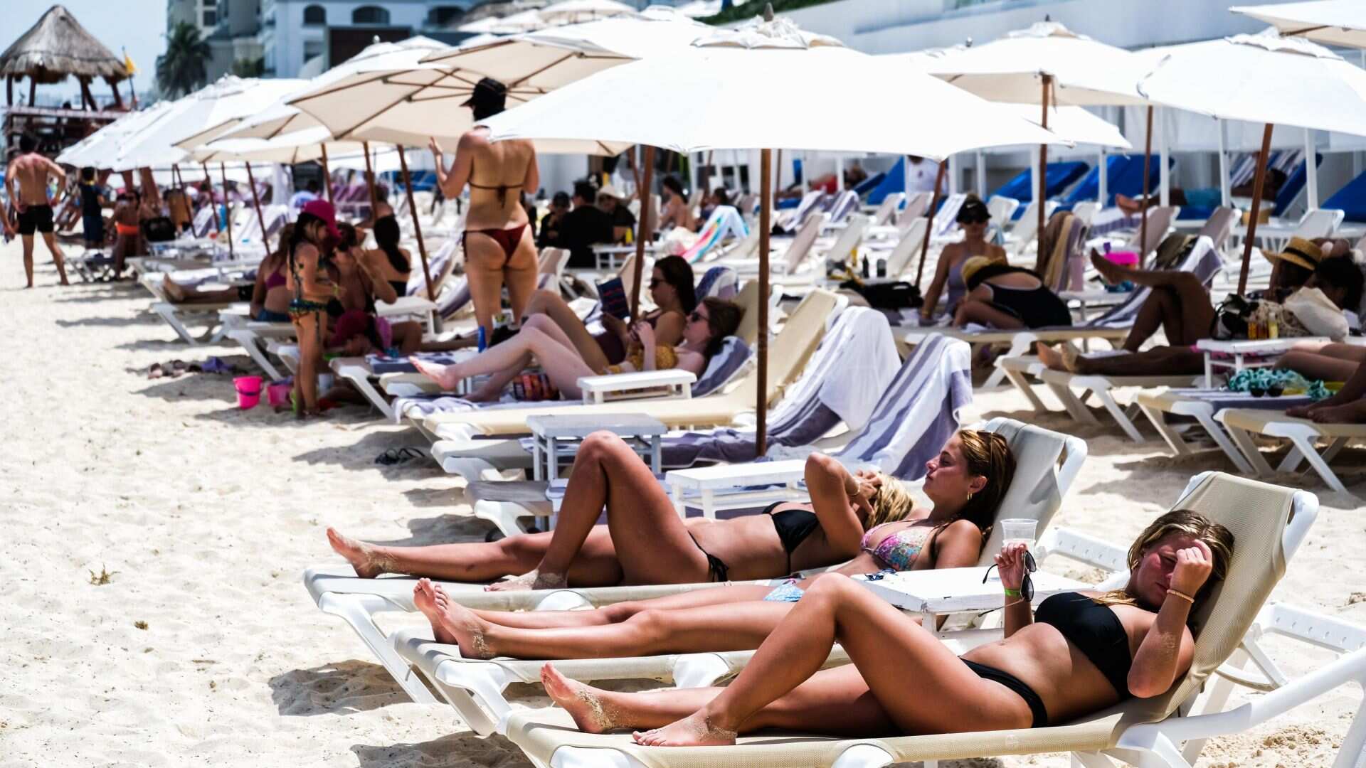 El precio de los paquetes de viaje más caros oscila en 78 mil pesos por persona; si hay un concierto por el mes patrio, se cobra aparte.