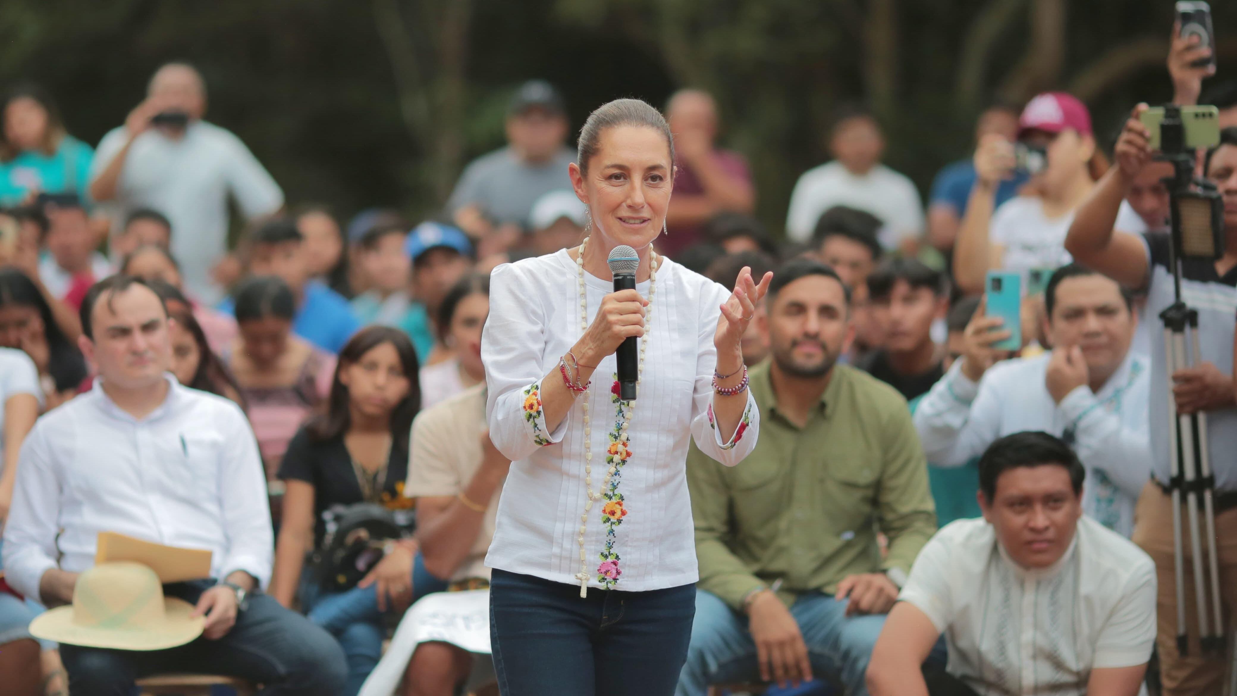Sheinbaum-en-campeche-precampaña-elecciones-educación