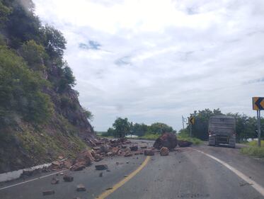 La ciudad de Manzanillo sufrió de varios daños estructurales en algunos de sus edificios.