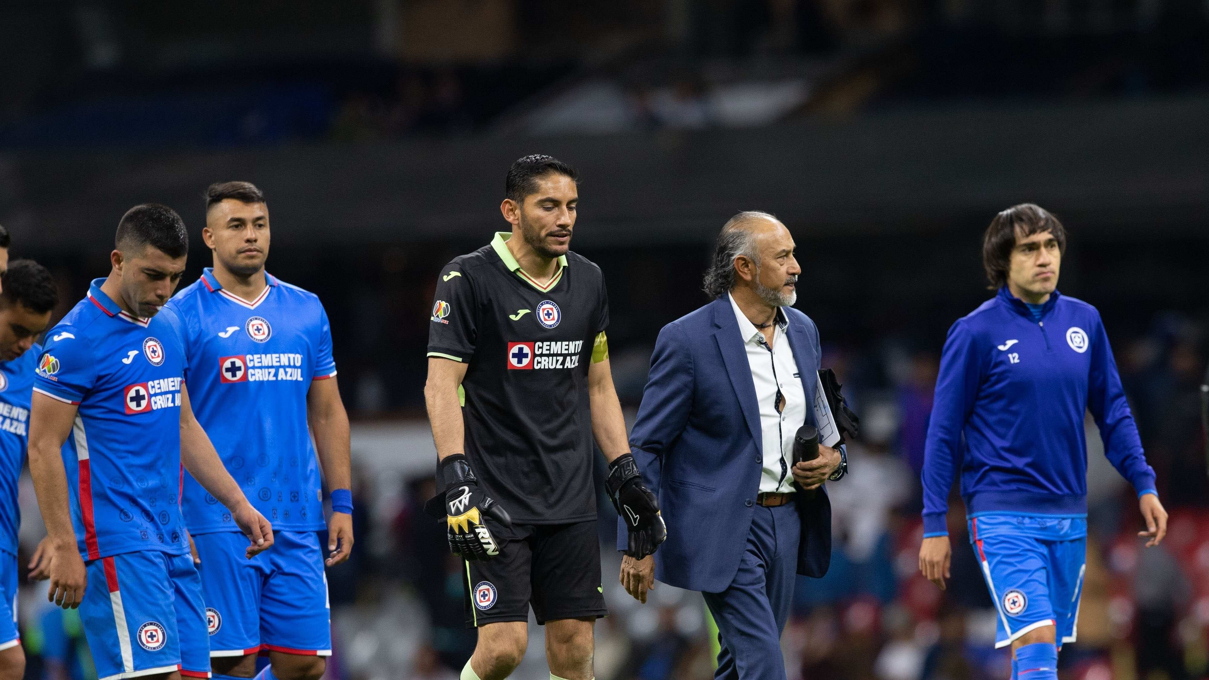 Potro Gutiérrez sería destituido como entrenador de Cruz Azul.