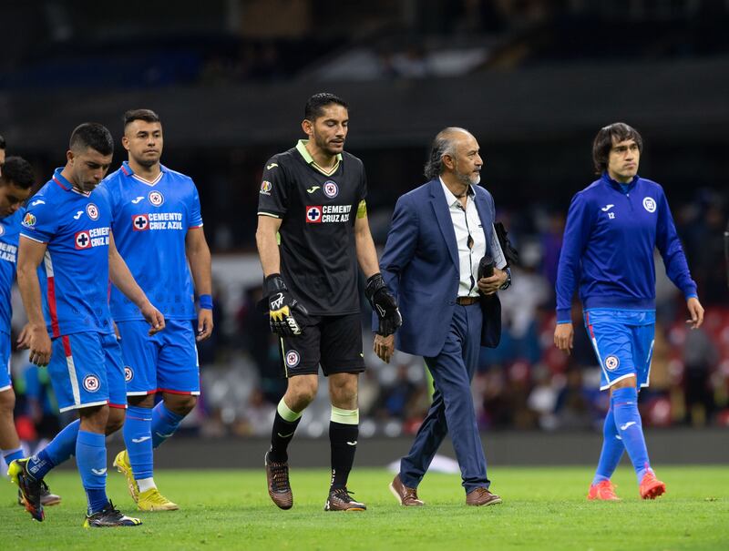 Potro Gutiérrez sería destituido como entrenador de Cruz Azul.