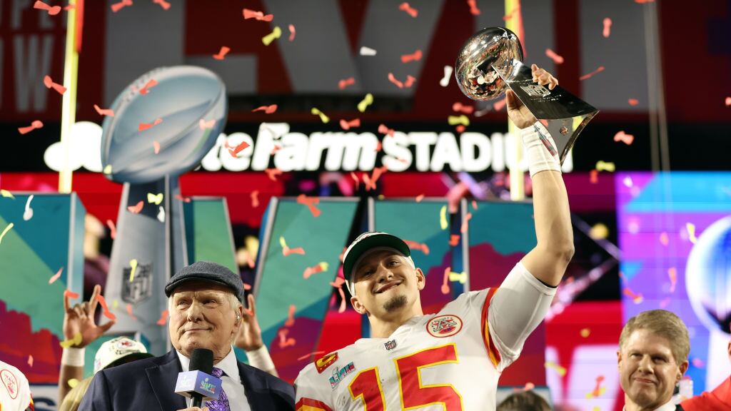 Patrick Mahomes lideró el triunfo de Kansas