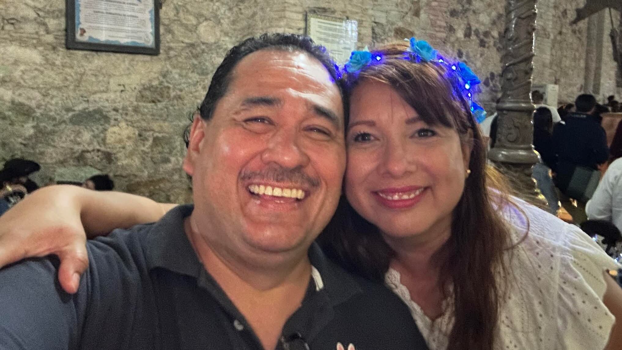 En el accidente Martínez Hernández perdió la vida y su esposa Nancy Haro está muy grave en el hospital.