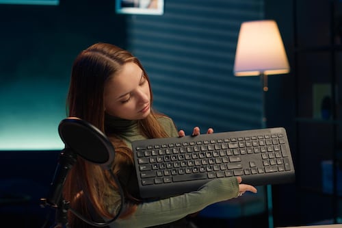 Un teclado, múltiples pantallas: la apuesta por trabajar sin cables