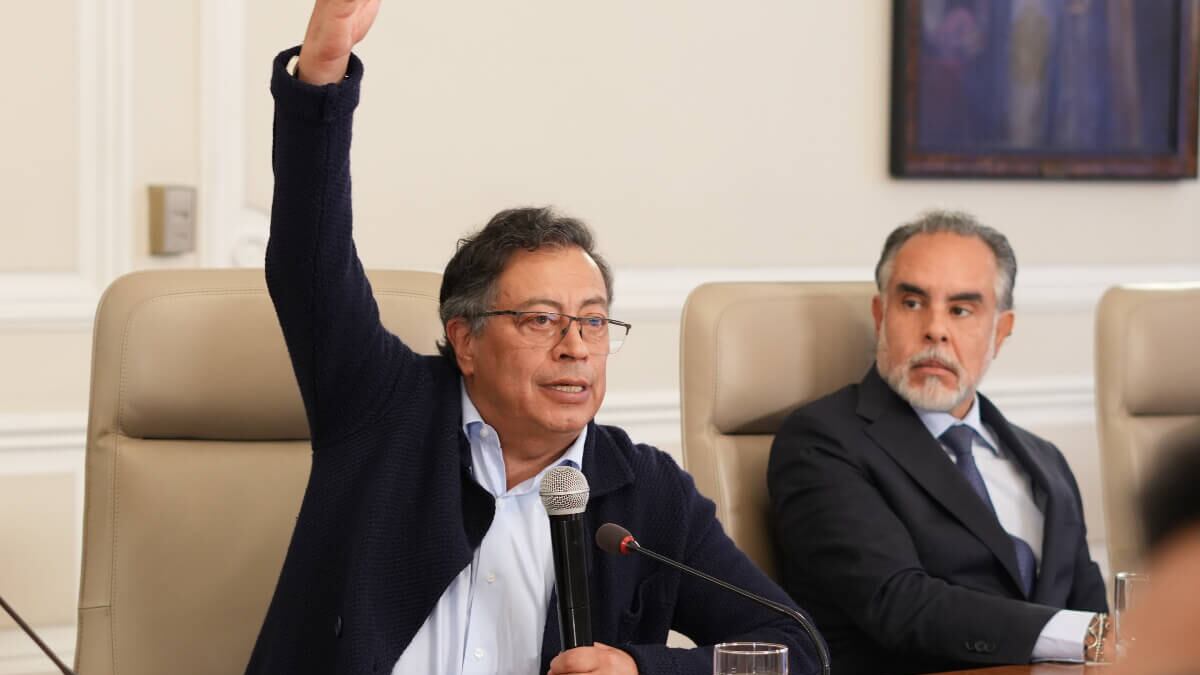 “La cocaína no es más mala que el whisky”: presidente Gustavo Petro en tenso Consejo de Ministros.