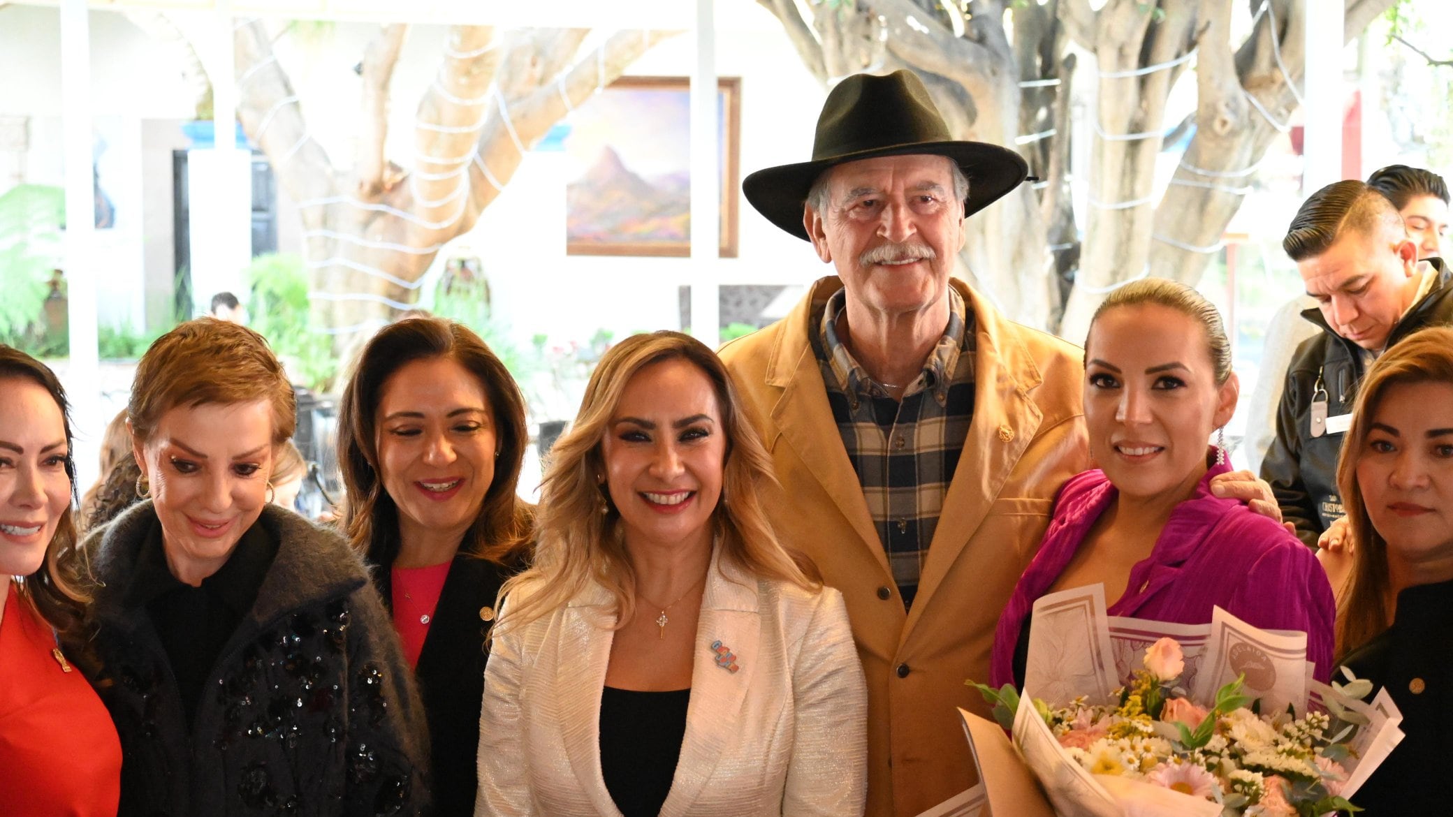 Ana Cristina Fox asumirá la presidencia de la asociación de mujeres ejecutivas del turismo en Guanajuato; al evento asistió el expresidente Vicente Fox.