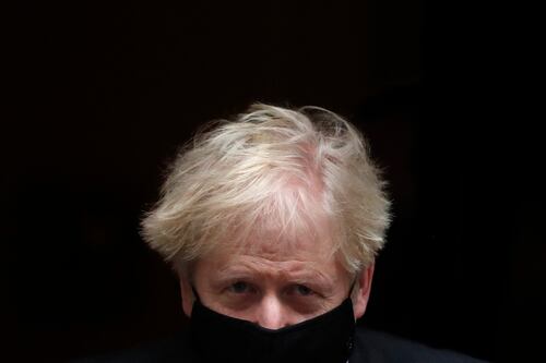 Boris Johnson engañó al Parlamento sobre fiestas “clandestinas” en plena pandemia