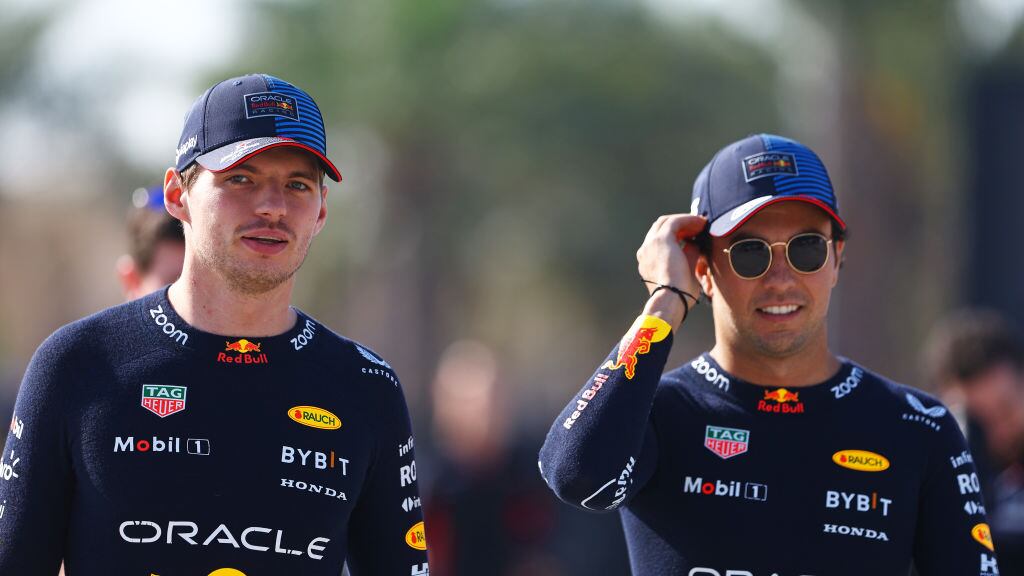 Checo Pérez busca arrebatarle el título a Verstappen.