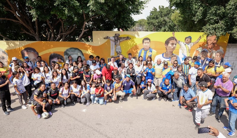 ASISTE LUIS HUMBERTO FERNÁNDEZ A DEVELACIÓN DEL MURAL "BARRIO LA PIEDAD", EN LA CAPITAL QUERETANA