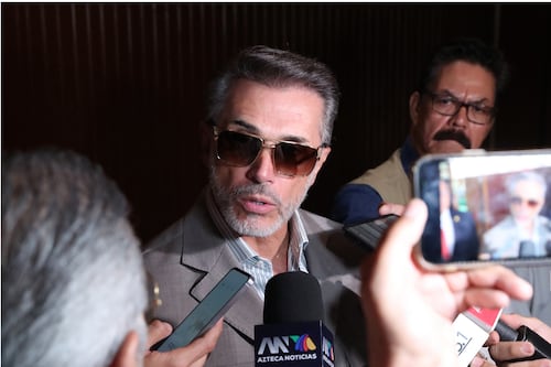 Sergio Mayer acusa maltrato, presiones y “fuego cruzado” interno tras renunciar a Morena