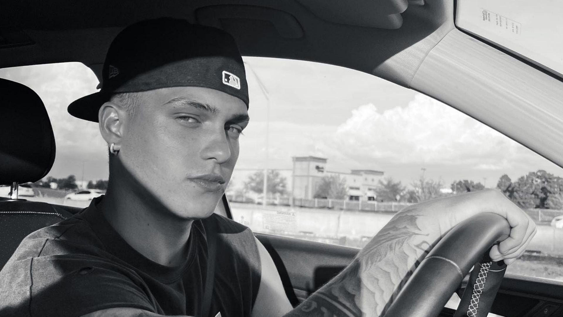 “Mi Otra Mitad” se posicionó en el top Viral 50 de Spotify en países como España, Chile, Uruguay y Costa Rica.