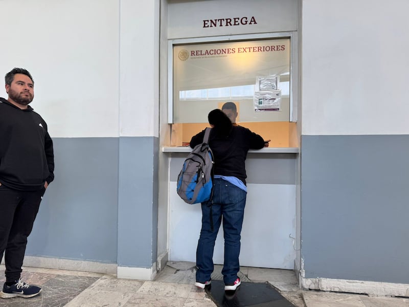 México tiene el pasaporte más caro del mundo: cuesta casi la mitad del salario mínimo mensual
